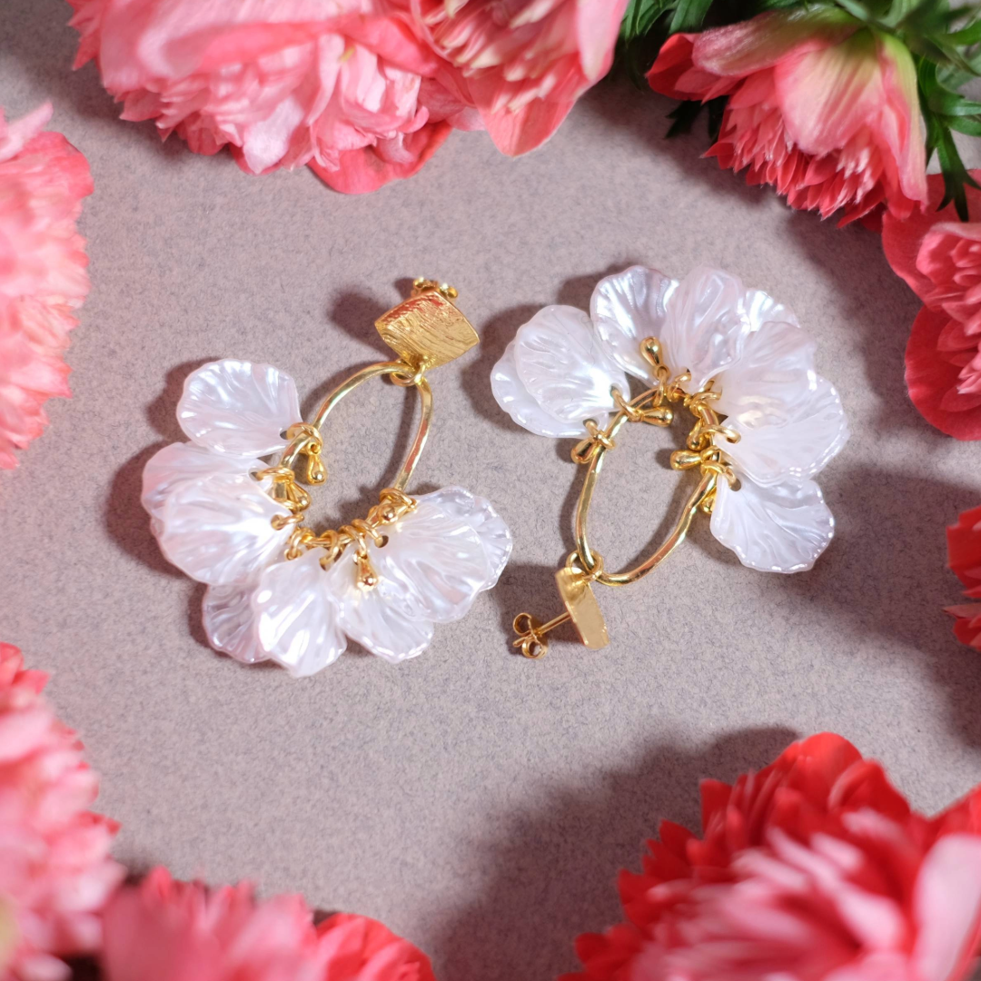 Boucles d'oreilles bouquet de roses blanches