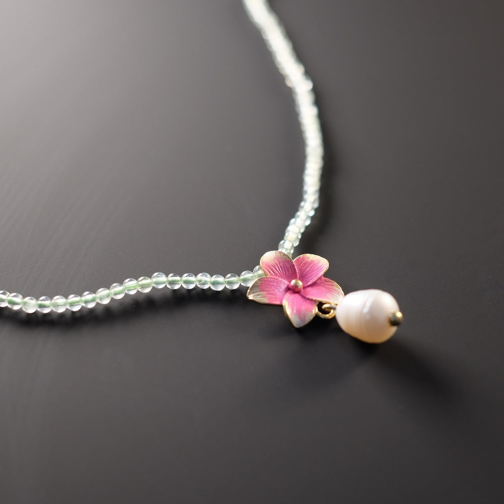 Pendentif Fleur rose peint à la main – Doré 24K Premium