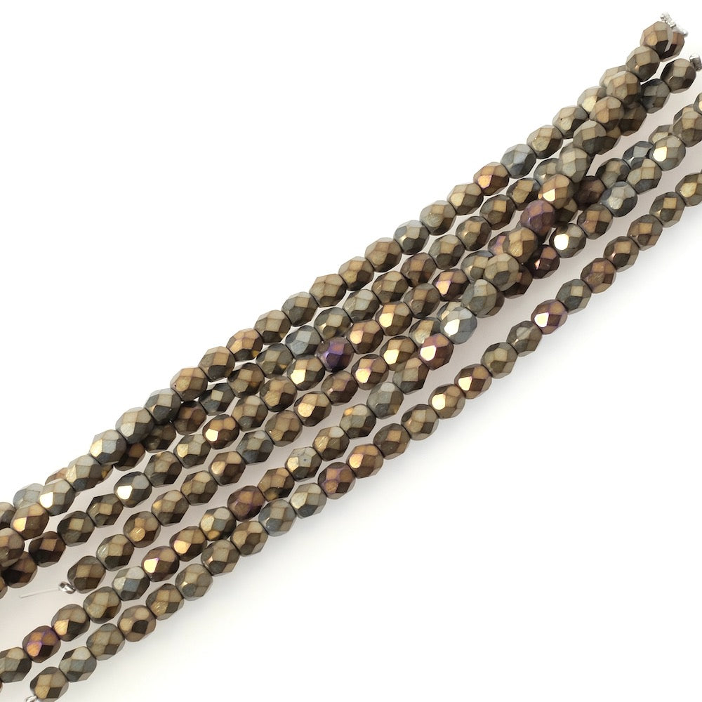 Fil de perles rondes facettées 4 mm métallisé.