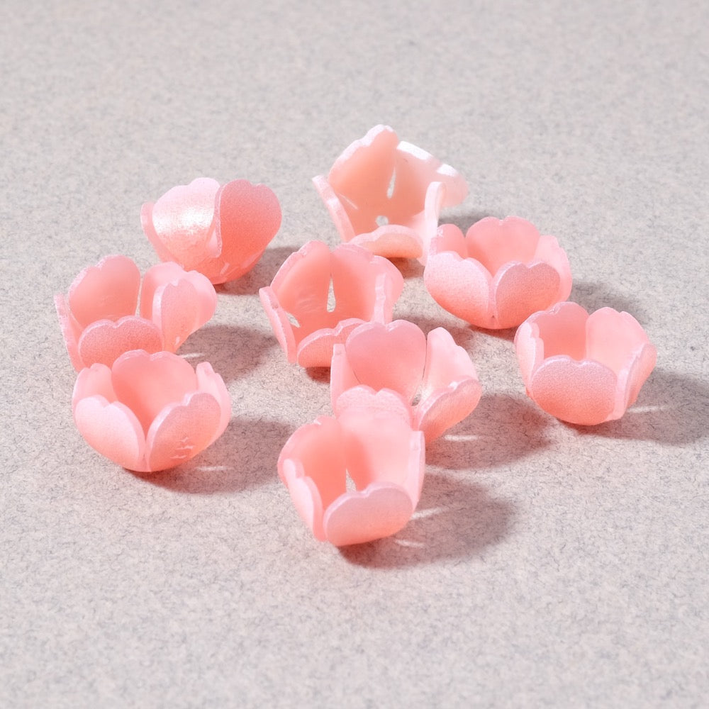 Coupelles bouton de fleur en acrylique rose corail dégradé.