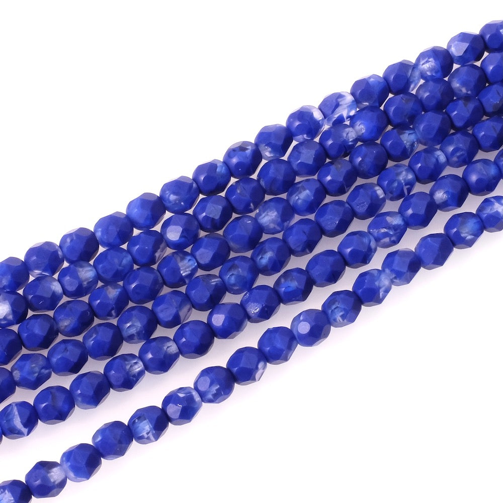 Fil de perles rondes facettées bleu roi de 6mm.