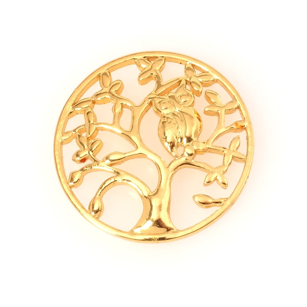 Pendentif rond doré représentant un arbre de vie avec une chouette.