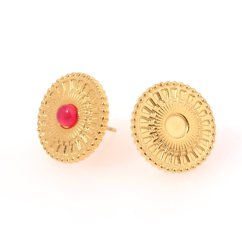 Boucles d'oreilles rondes dorées en acier inoxydable avec une pierre rose.