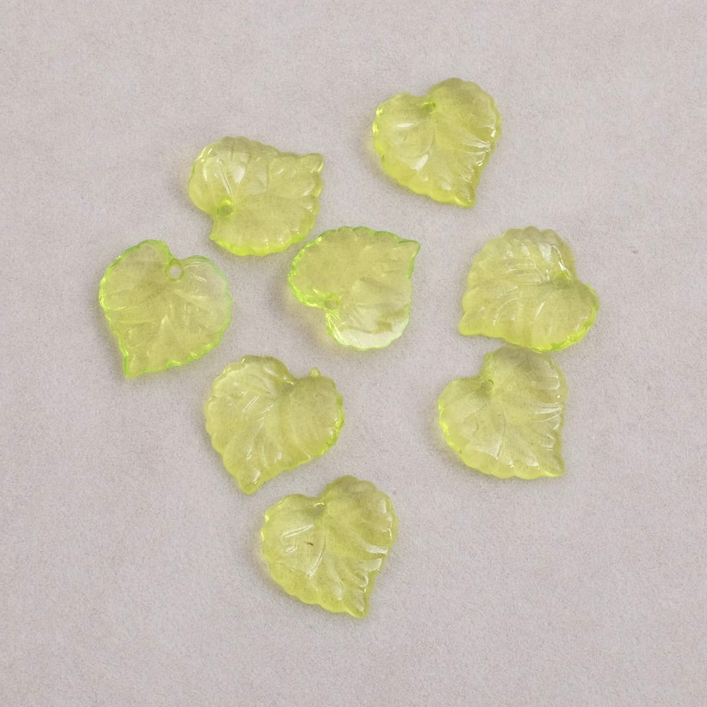 10 Pendentifs feuilles en acrylique vert transparent