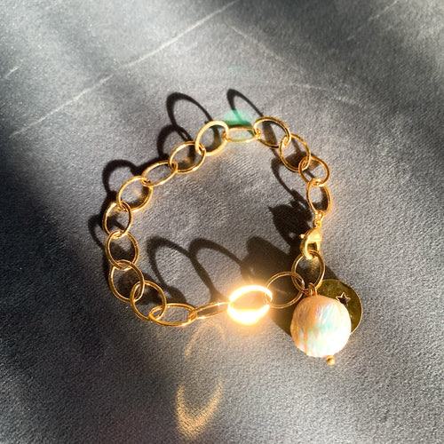 Bracciali di perline creati con un tutorial