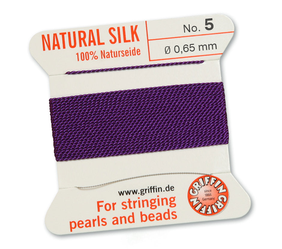 Fil de soie naturelle Griffin violet 0,65mm sur carte avec aiguille.