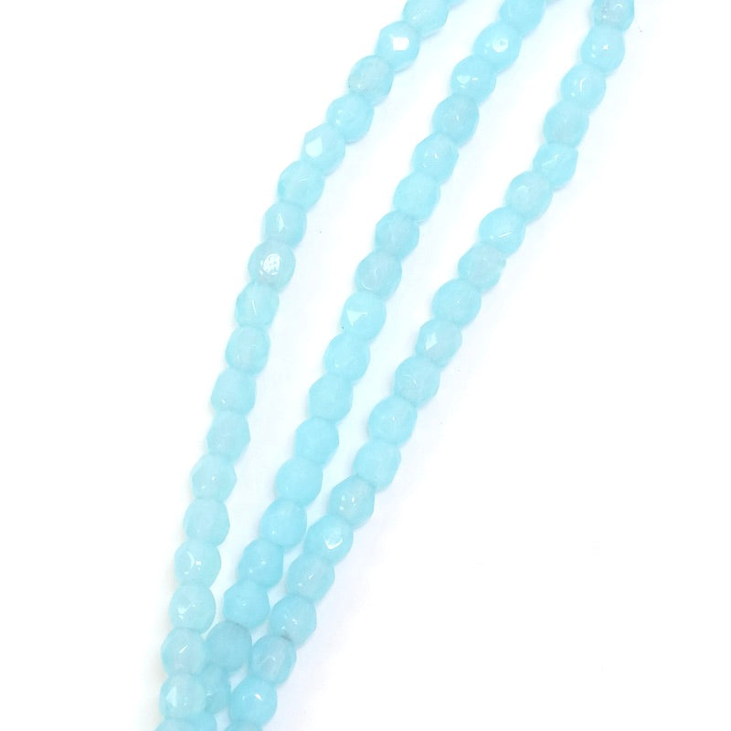 Fil de perles rondes facettées bleu ciel 4mm