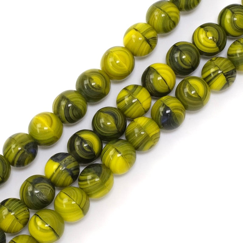 Fil de perles rondes 8mm en verre aux nuances de jaune et vert.