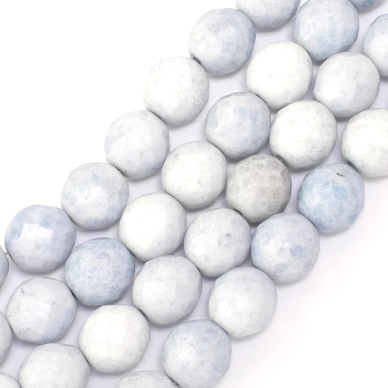 Fil de perles rondes facettées 12mm bleues et blanches.