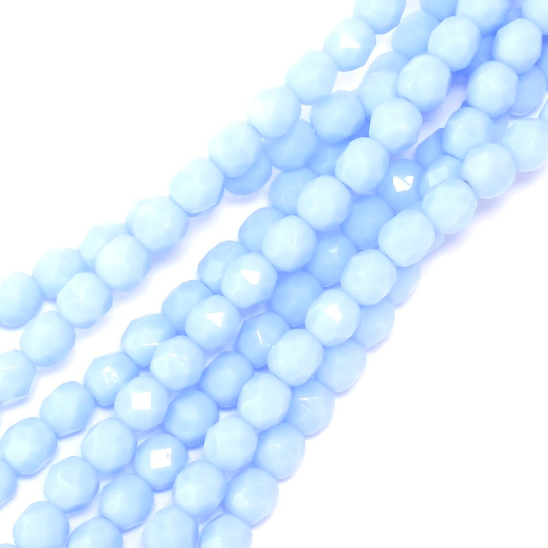 Fil de perles rondes facettées bleu pastel de 6mm.