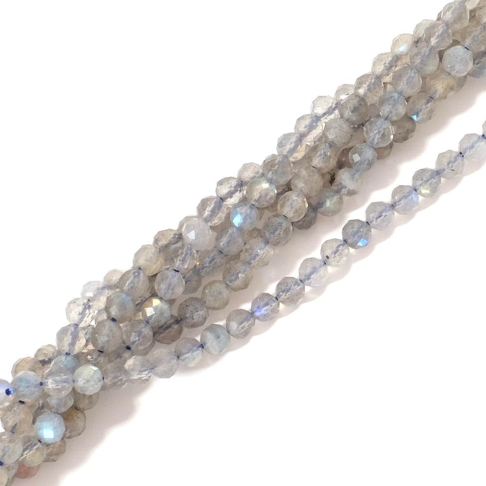 Ces perles sont également disponibles dans d'autres coloris.  Ce produit est naturel et unique, la forme et la taille ainsi que la teinte peuvent varier.