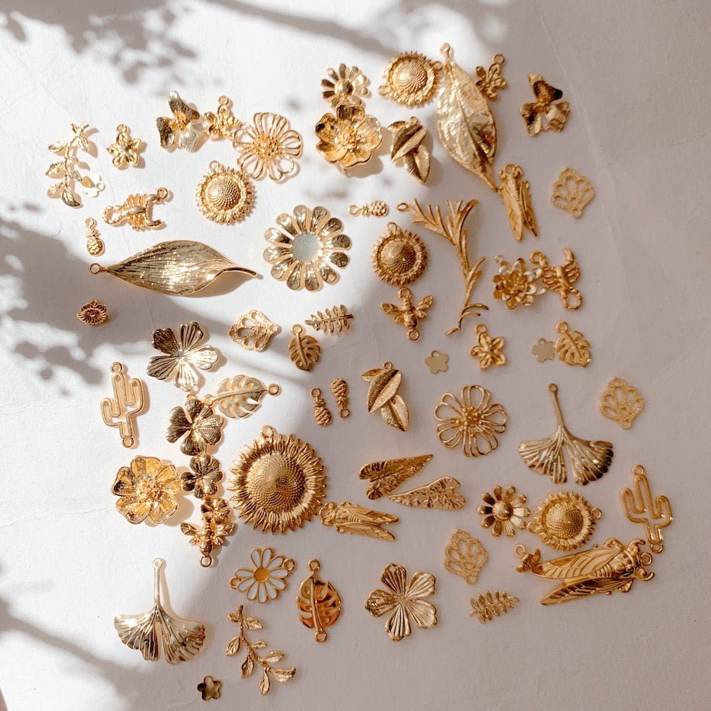 Collection de pendentifs inspiration végétal