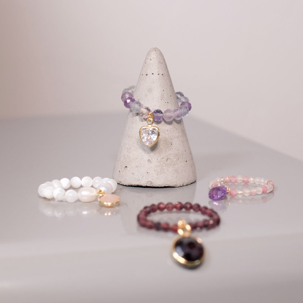 Bague en pierres naturelles — Montage sur fil de laiton doré