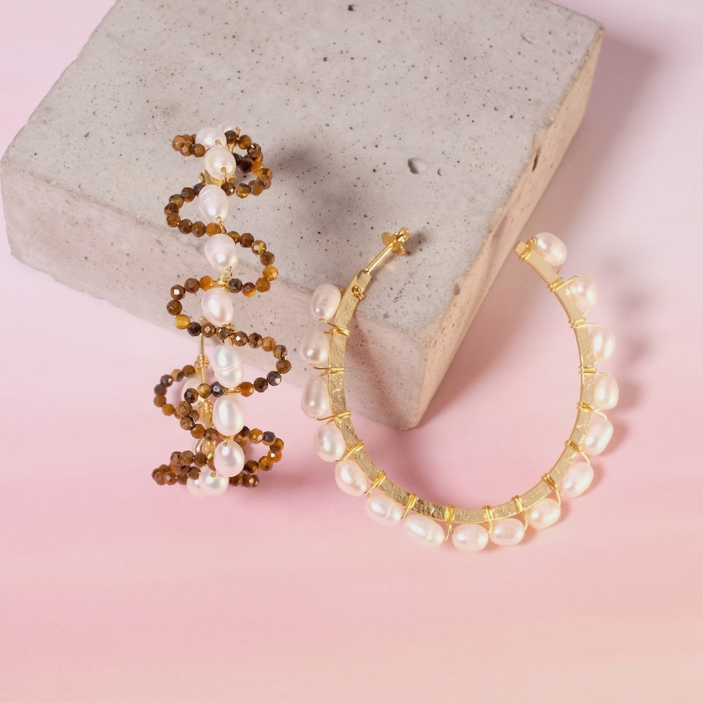 Créoles Nacre tissées au fil doré