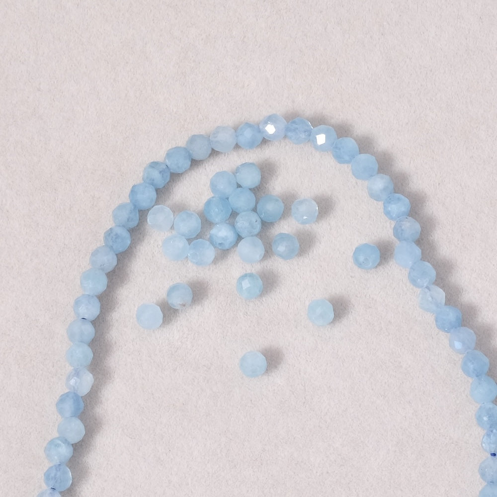 20 perles naturelles rondes facettées 3,4mm en Aigue marine