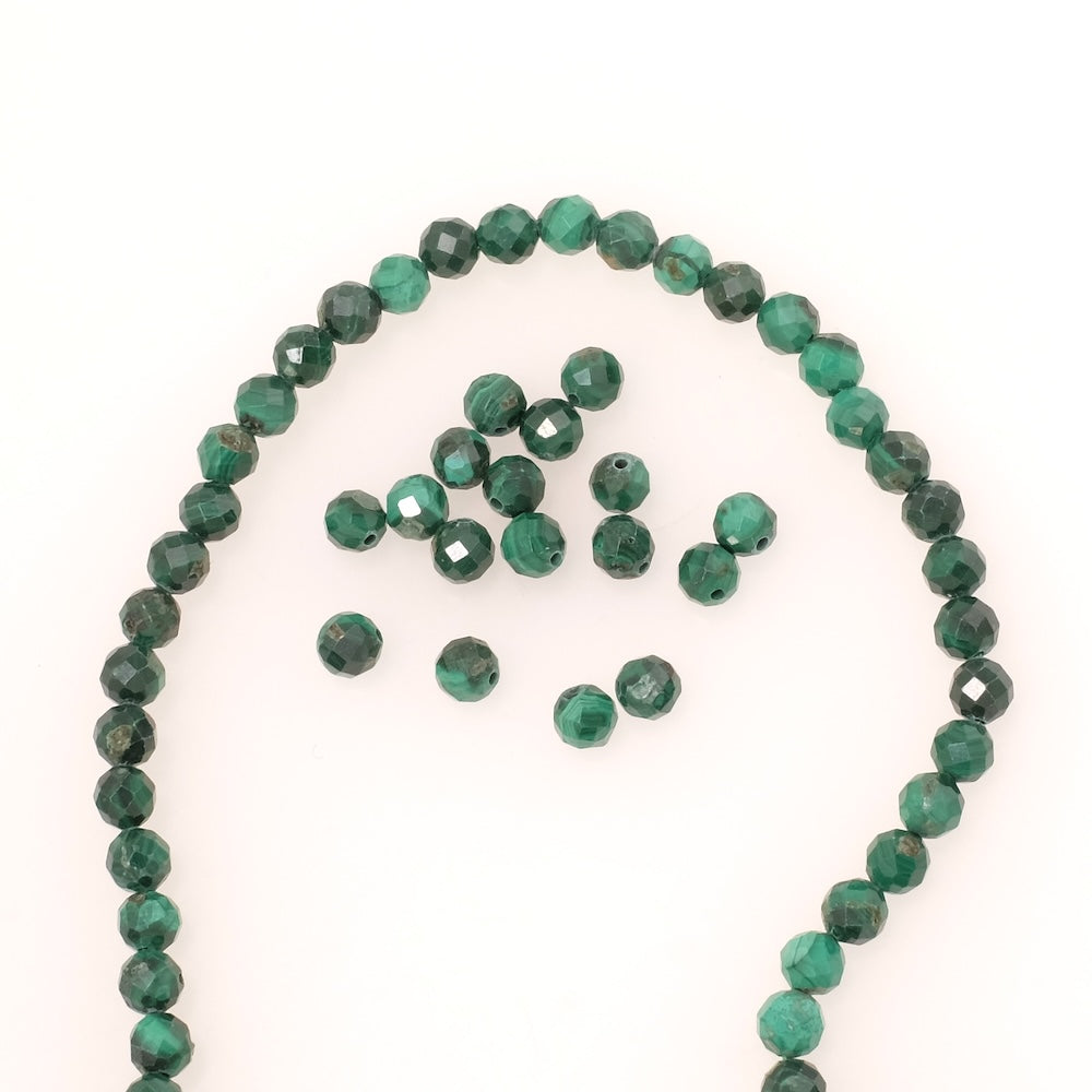 20 perles naturelles rondes facettées 4mm en Malachite