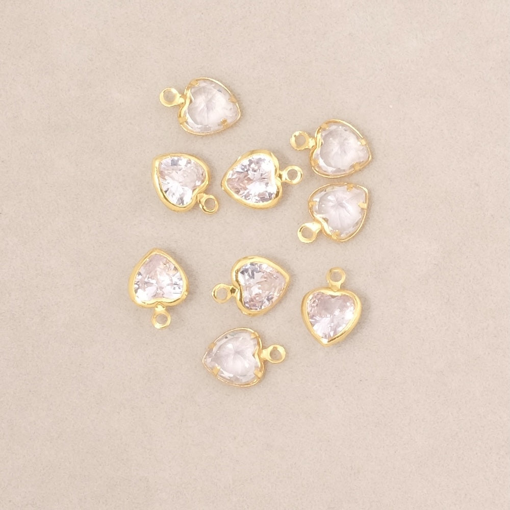 2 Pendentifs sertis coeur en Oxyde de Zirconium en laiton Doré à l&#39;or fin 24K Premium