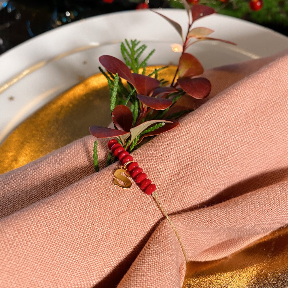 Exemple de création : Ronds de serviettes et Bracelets cadeaux pour les invités – tuto Perles Corner