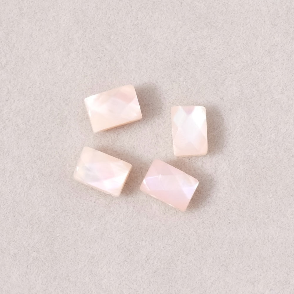 4 perles rectangles facettées 2 trous en Nacre rose très belle qualité