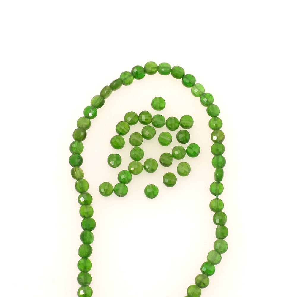 6 perles en pierre naturelle facettées palet 4mm en Diopside verte