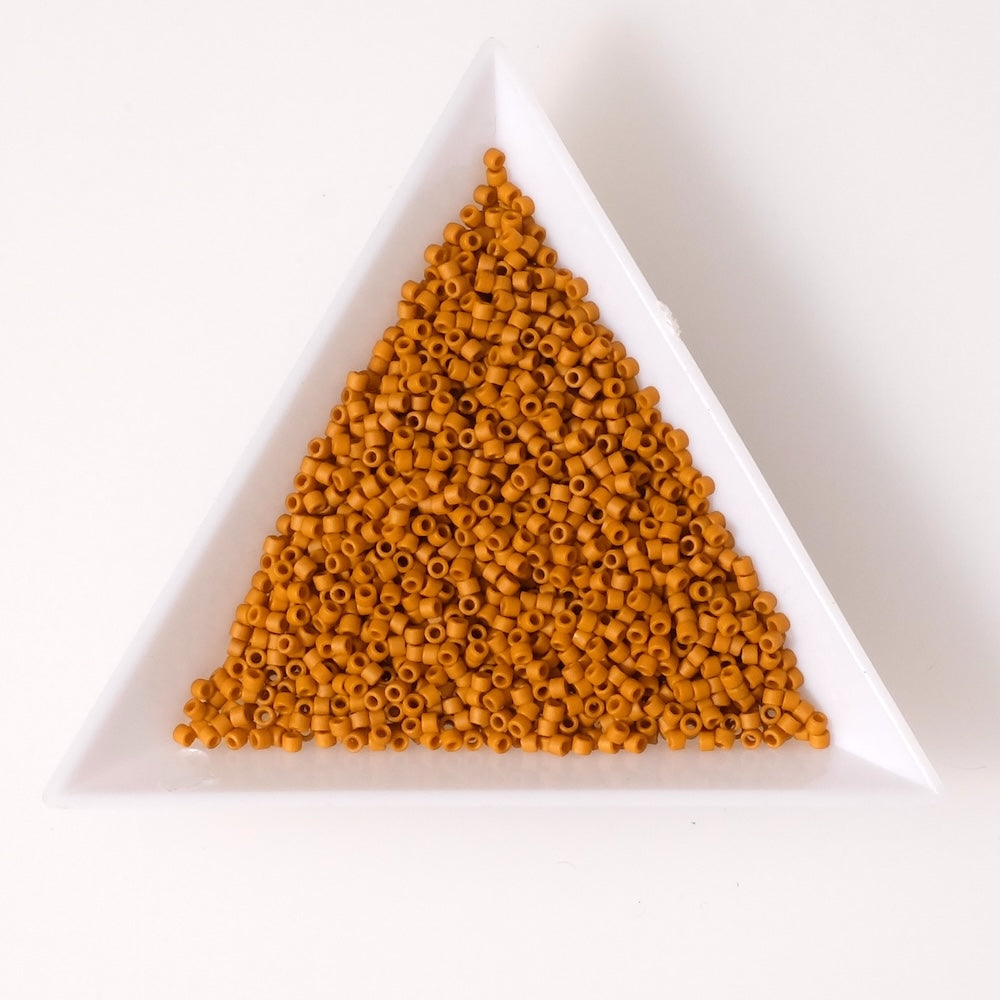8 grammes de perles Miyuki Délica 11/0 Matte Op Glazed Persimmon DB2287