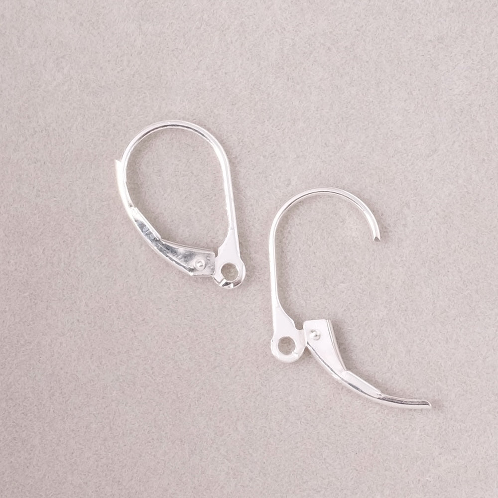 Une paire de Boucles d'oreilles Dormeuse en argent massif 925