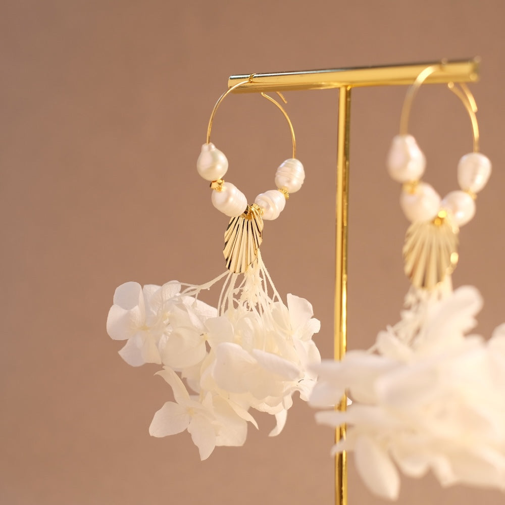 Boucles d'oreilles Fleur stabilisée Hortensia Blanc en laiton doré à l'or fin 24K 