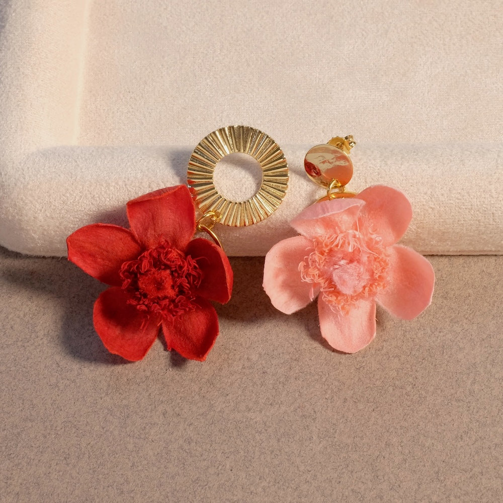 Boucles d'oreilles Fleur stabilisée Myosotis Rouge en laiton doré à l'or fin 24K Premium