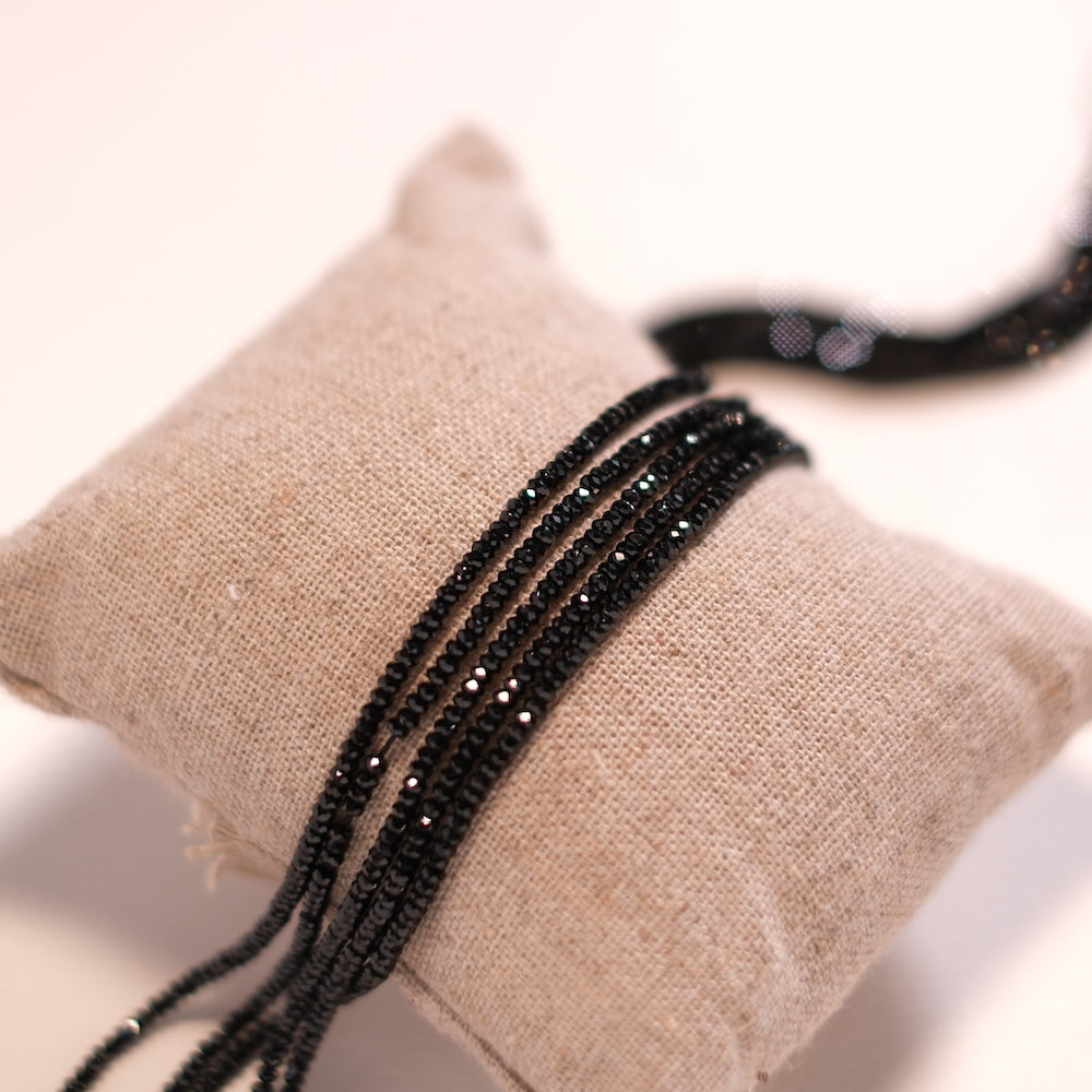 Bracelet en perles de spinelle noire facettées, éclat vitreux