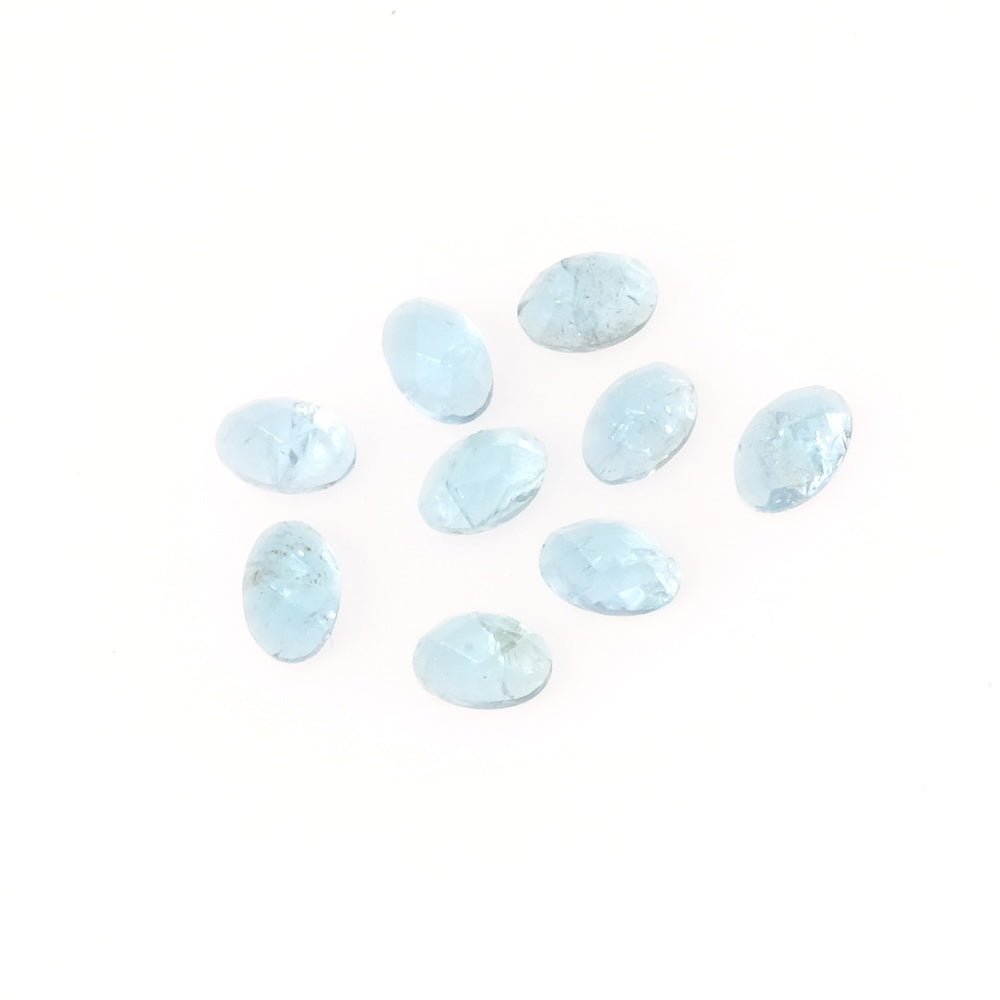 Cabochon en pierre naturelle Ovale facetté 6 x 4mm en Apatite bleue