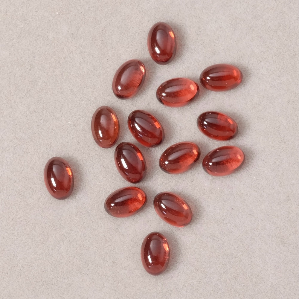 Cabochon en pierre naturelle Ovale 6 x 4mm Grenat Almandin