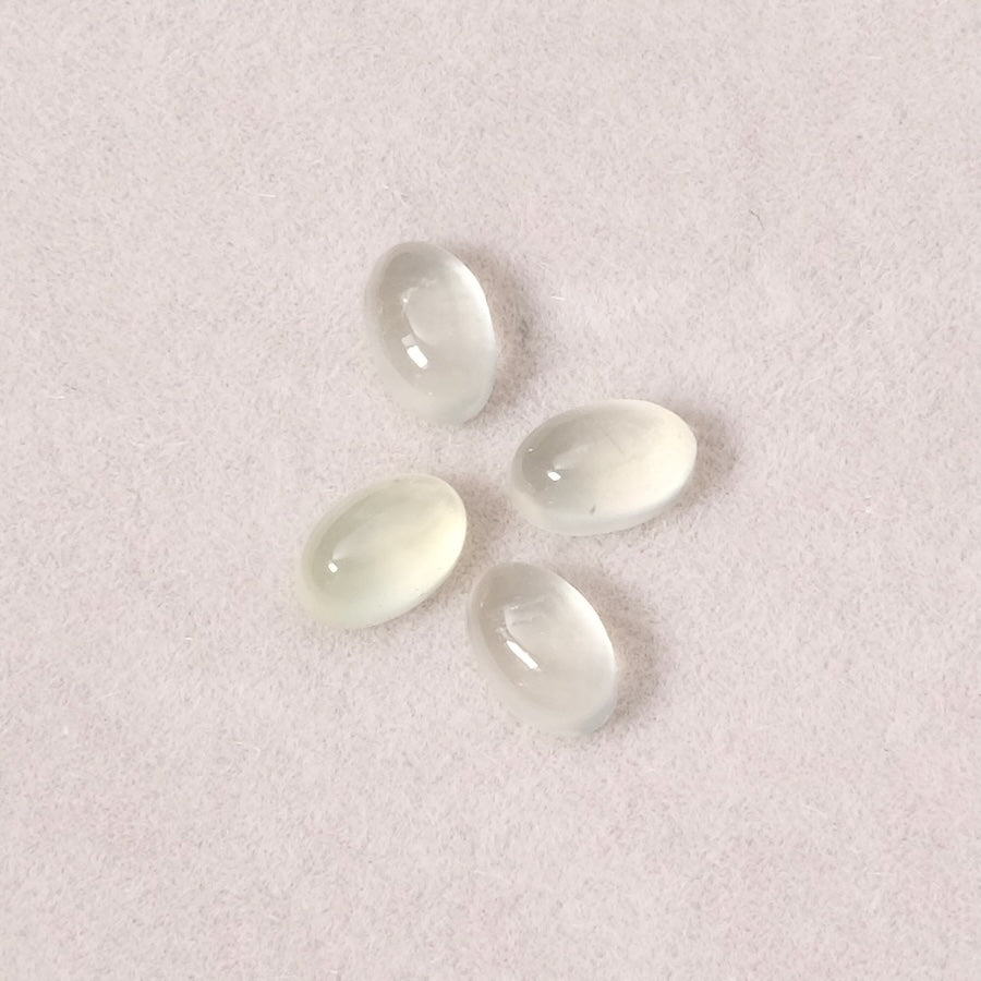 Cabochon en pierre naturelle Ovale 6 x 4mm Préhnite