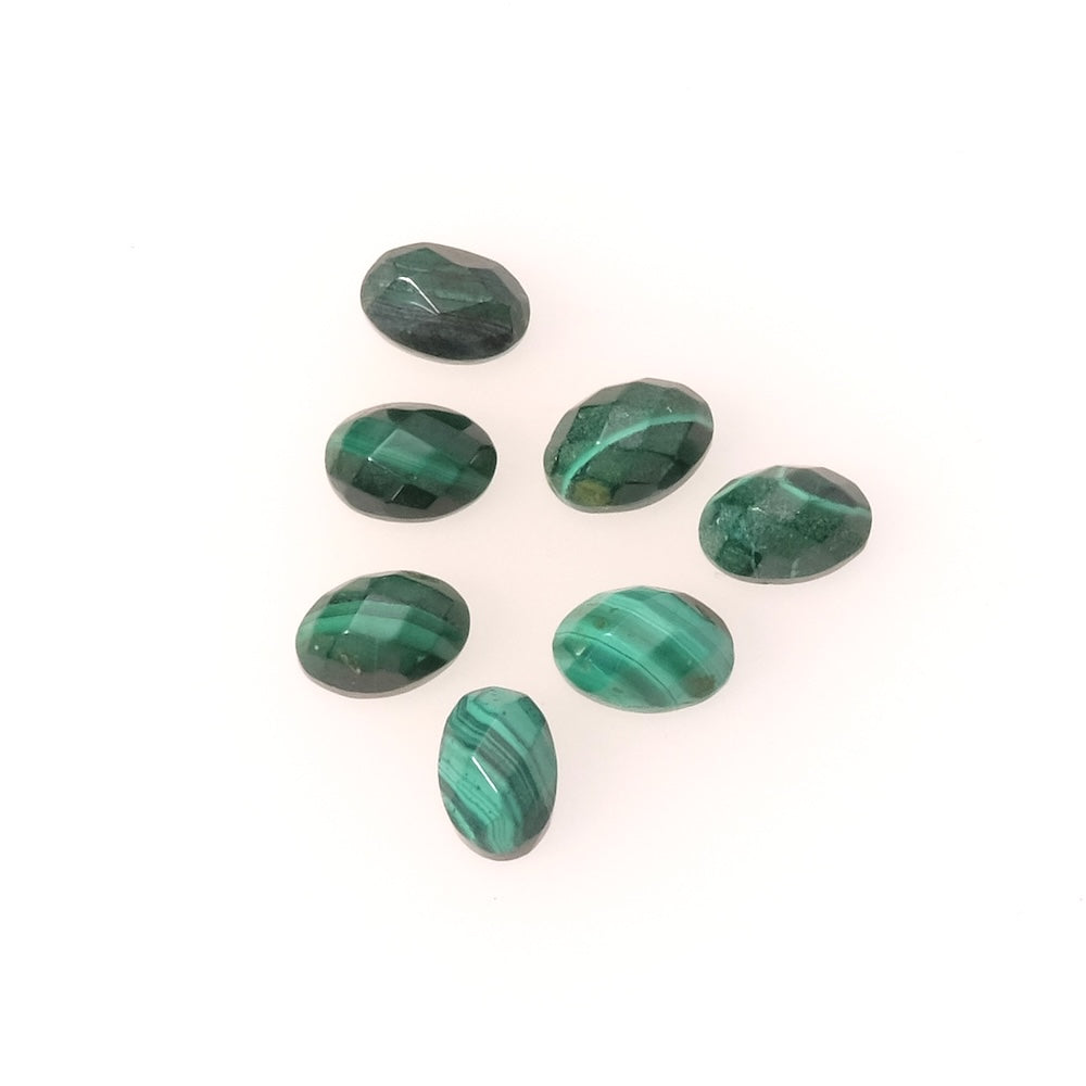 Cabochon en pierre naturelle Ovale facetté 6 x 4mm Malachite