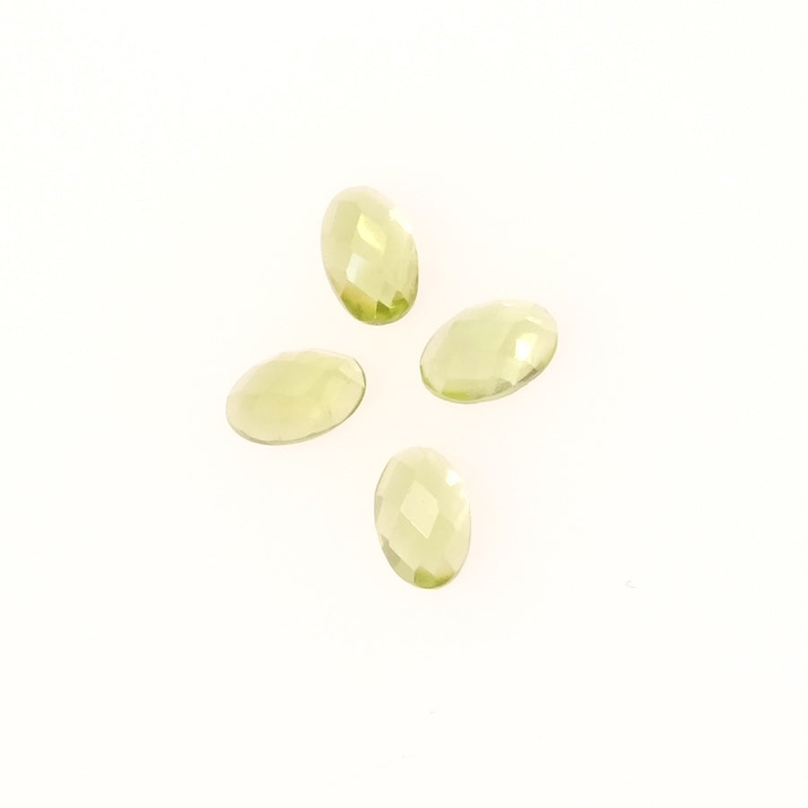 Cabochon en pierre naturelle Ovale facetté 6 x 4mm Péridot