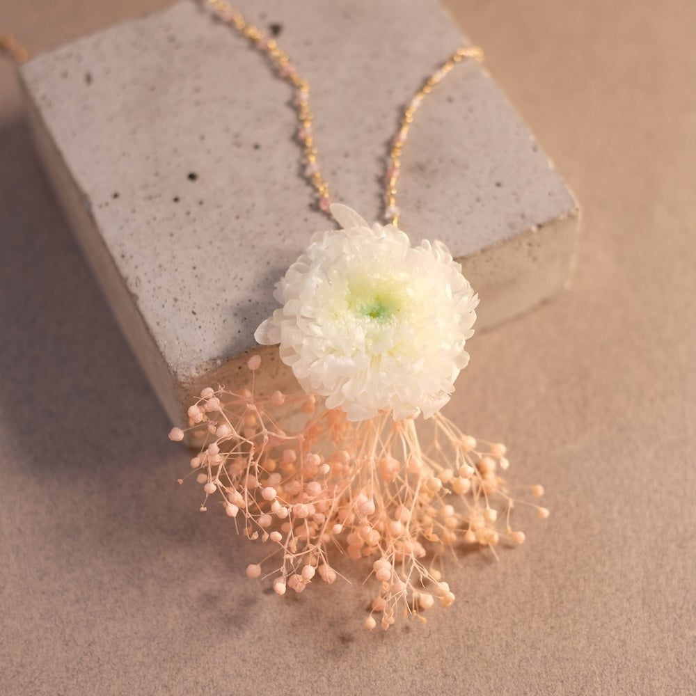 Collier Fleur stabilisée champêtre Blanc vert en laiton doré à l'or fin 24K Premium