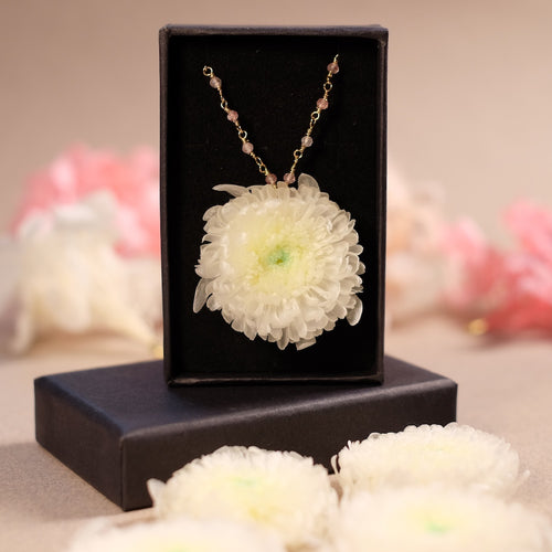 Collier Fleur stabilisée champêtre Blanc vert en laiton doré à l'or fin 24K Premium