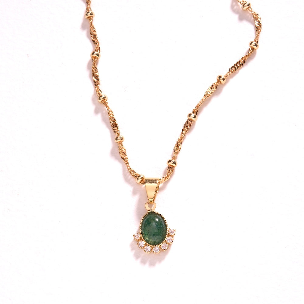 Collier avec pendentif Aventurine et strass zircon doré sur chaîne fine