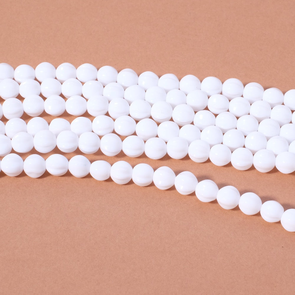 Fil de perles de Bohème rondes striées 6mm Blanc opaque