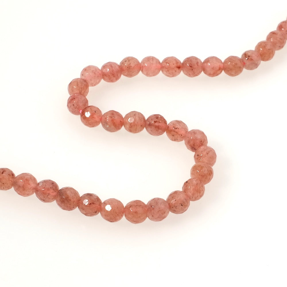 Fil de perles naturelles rondes facettées 4mm en Quartz fraise