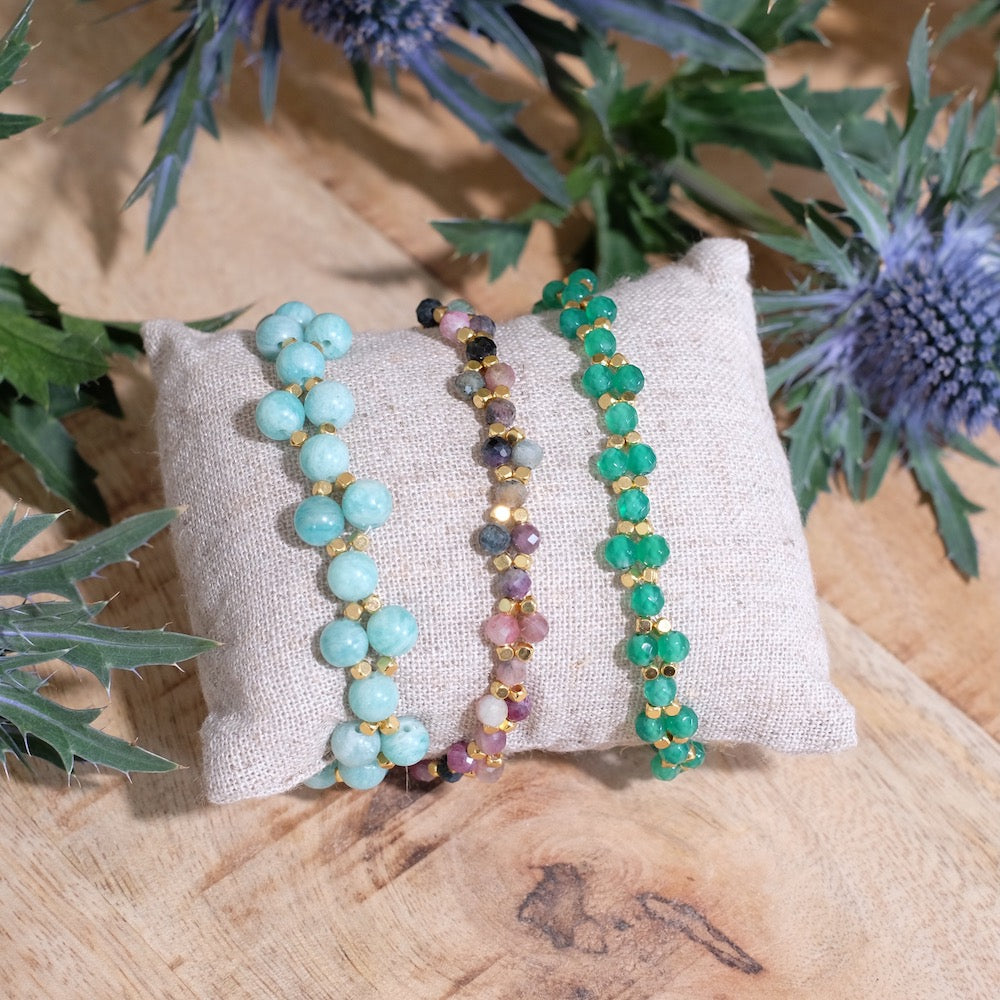 Exemple de création : Bracelet tissé en pierres naturelles – tuto Perles Corner