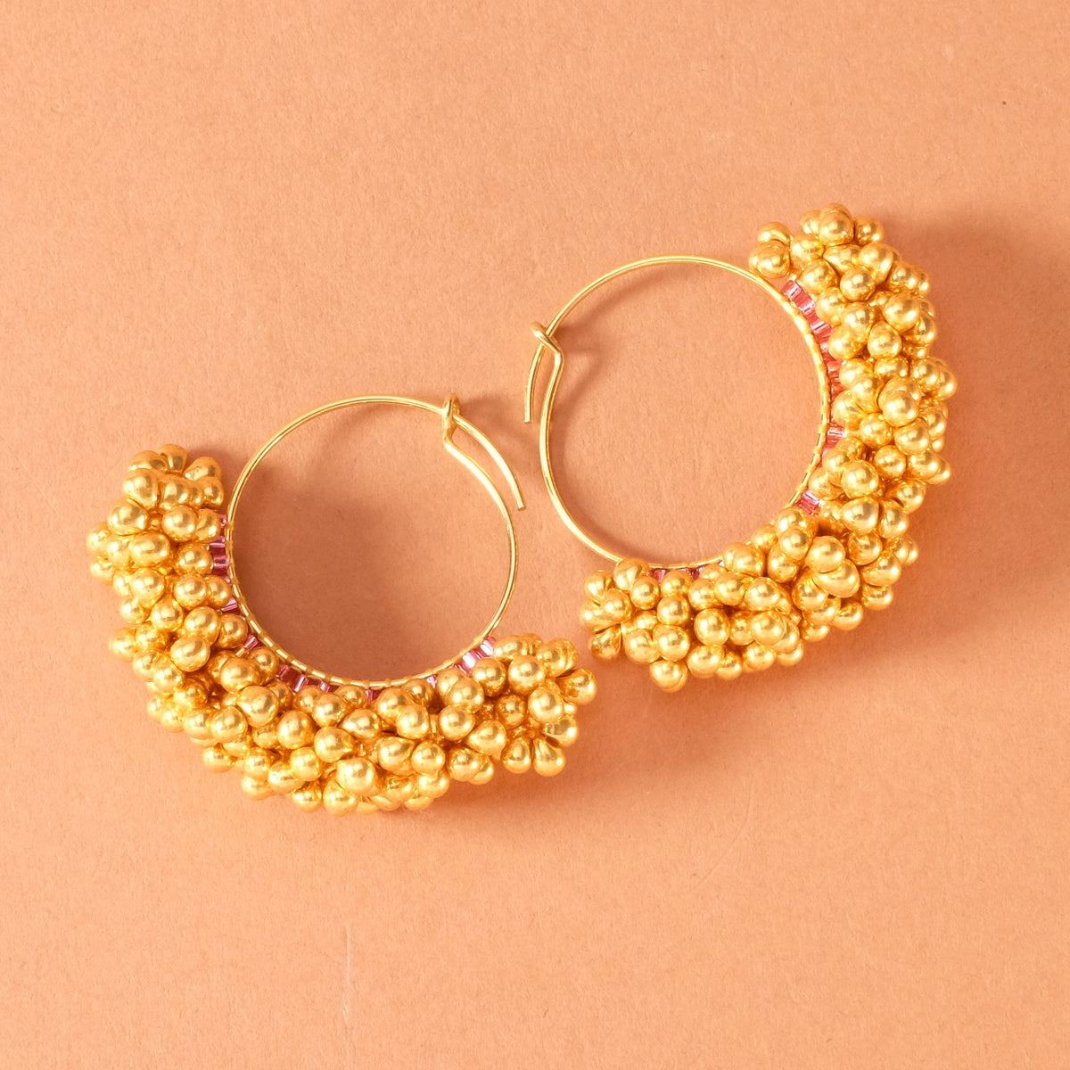 Exemple de création : Boucles d'oreilles grappe de perles Miyuki – tuto Perles Corner