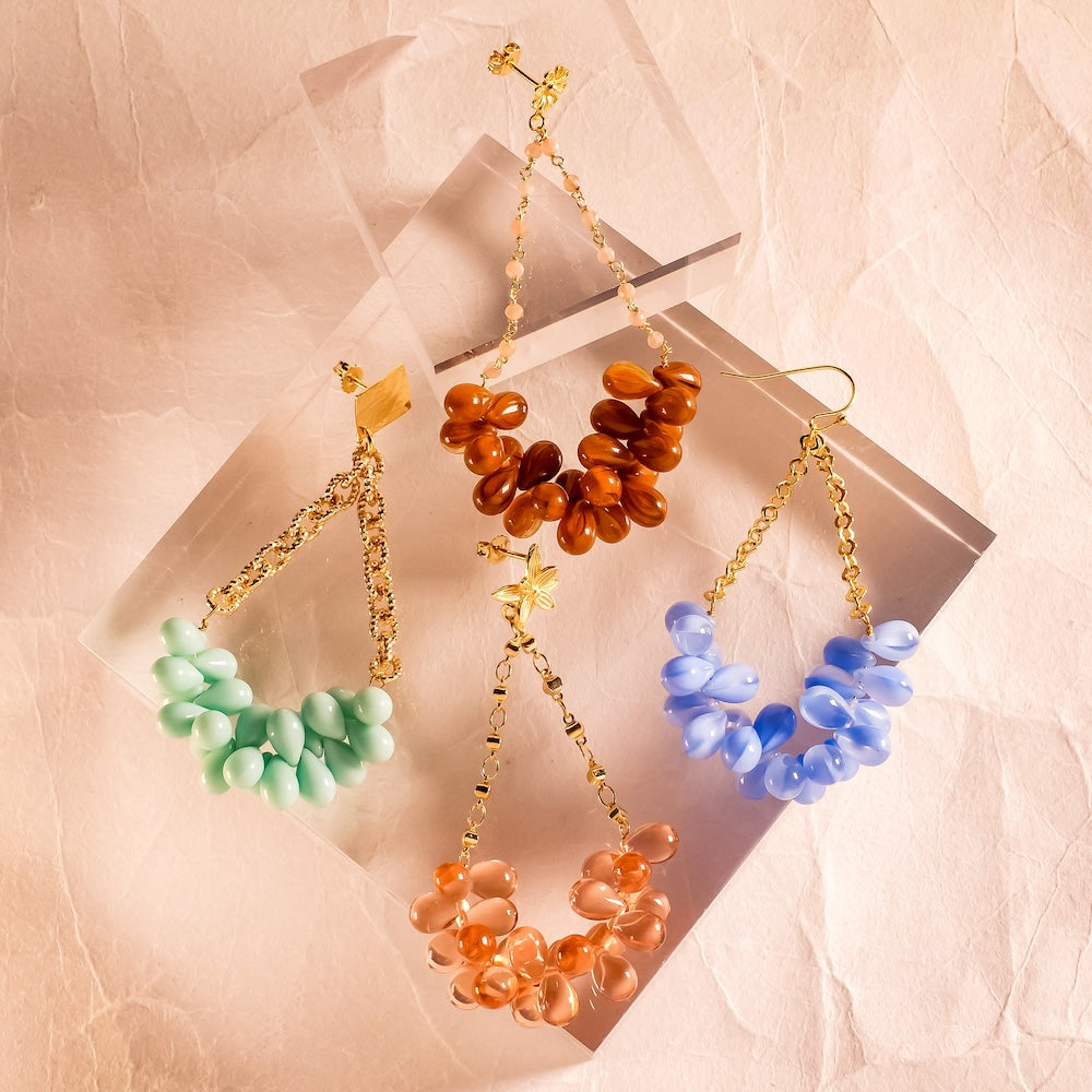 Exemple de création : Grappe Lumineuse — 4 styles, 4 couleurs – tuto Perles Corner