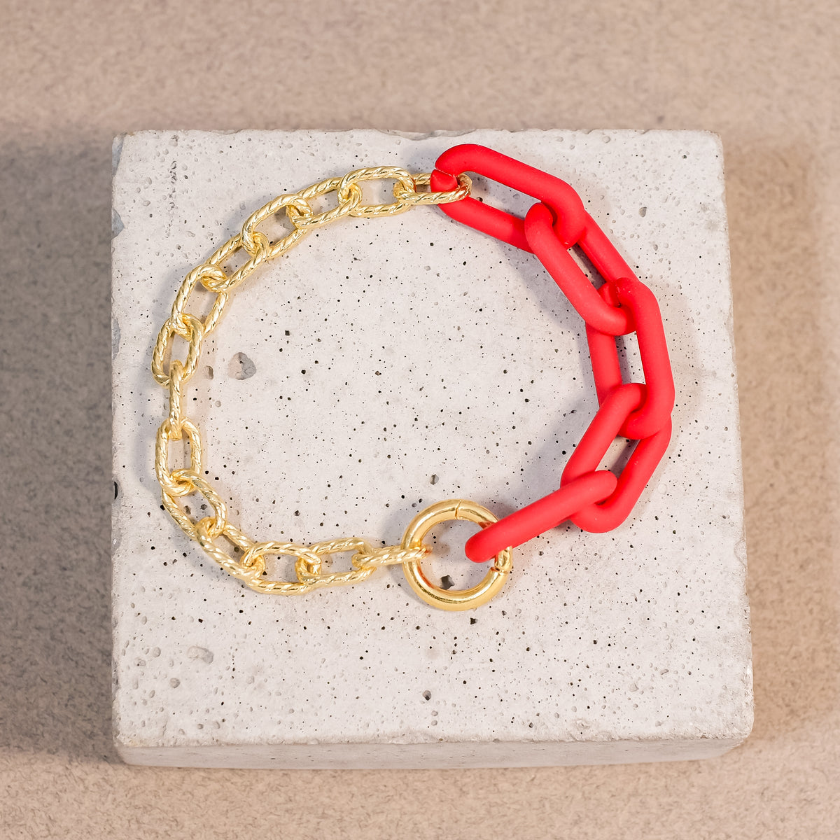 Exemple de création : Bracelet chaine acétate Amandine – tuto Perles Corner