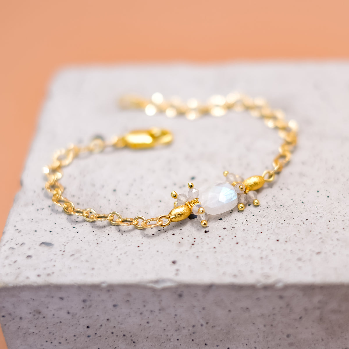 Exemple de création : Bracelet coussin Luna – tuto Perles Corner
