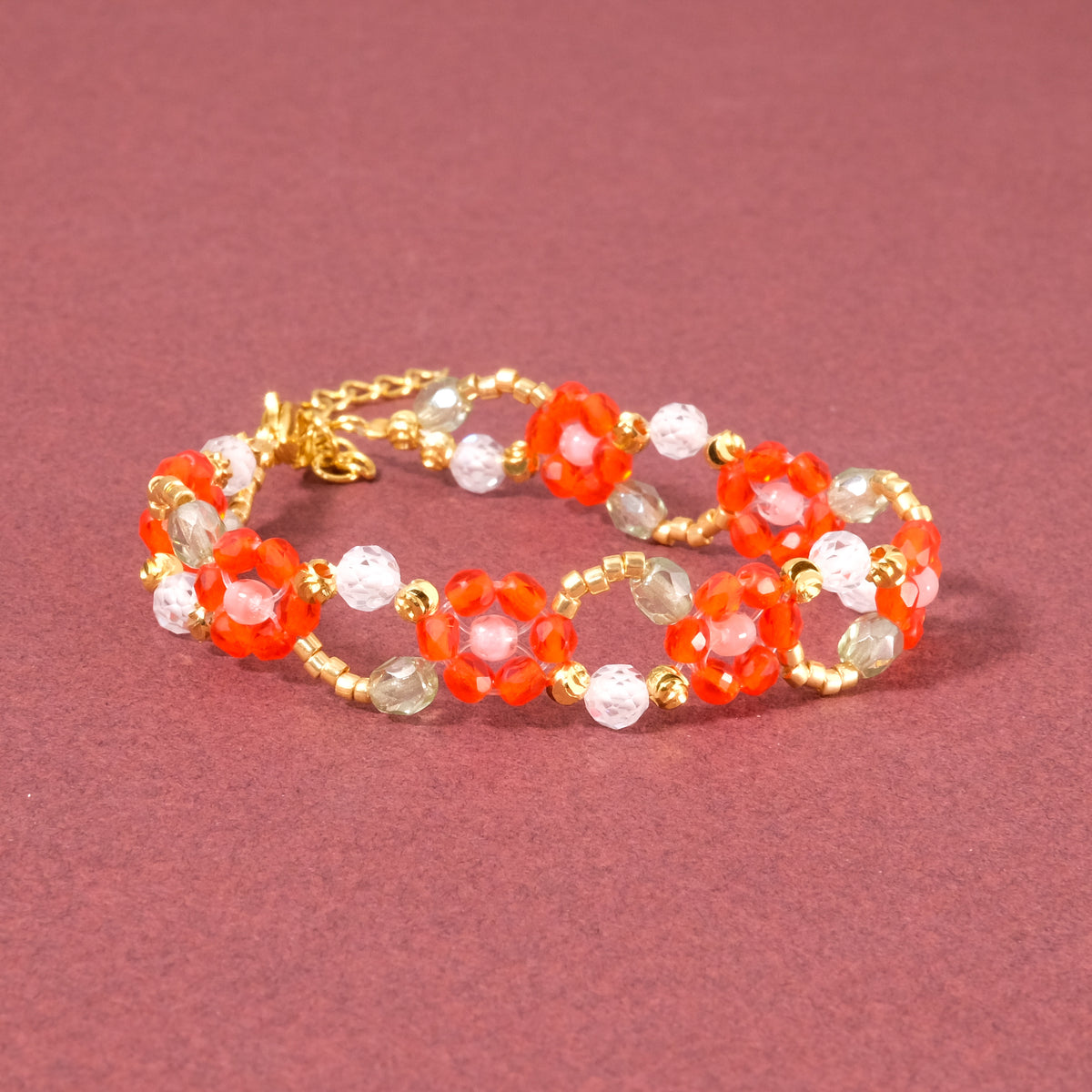 Exemple de création : Bracelet Fleurs de perles – tuto Perles Corner