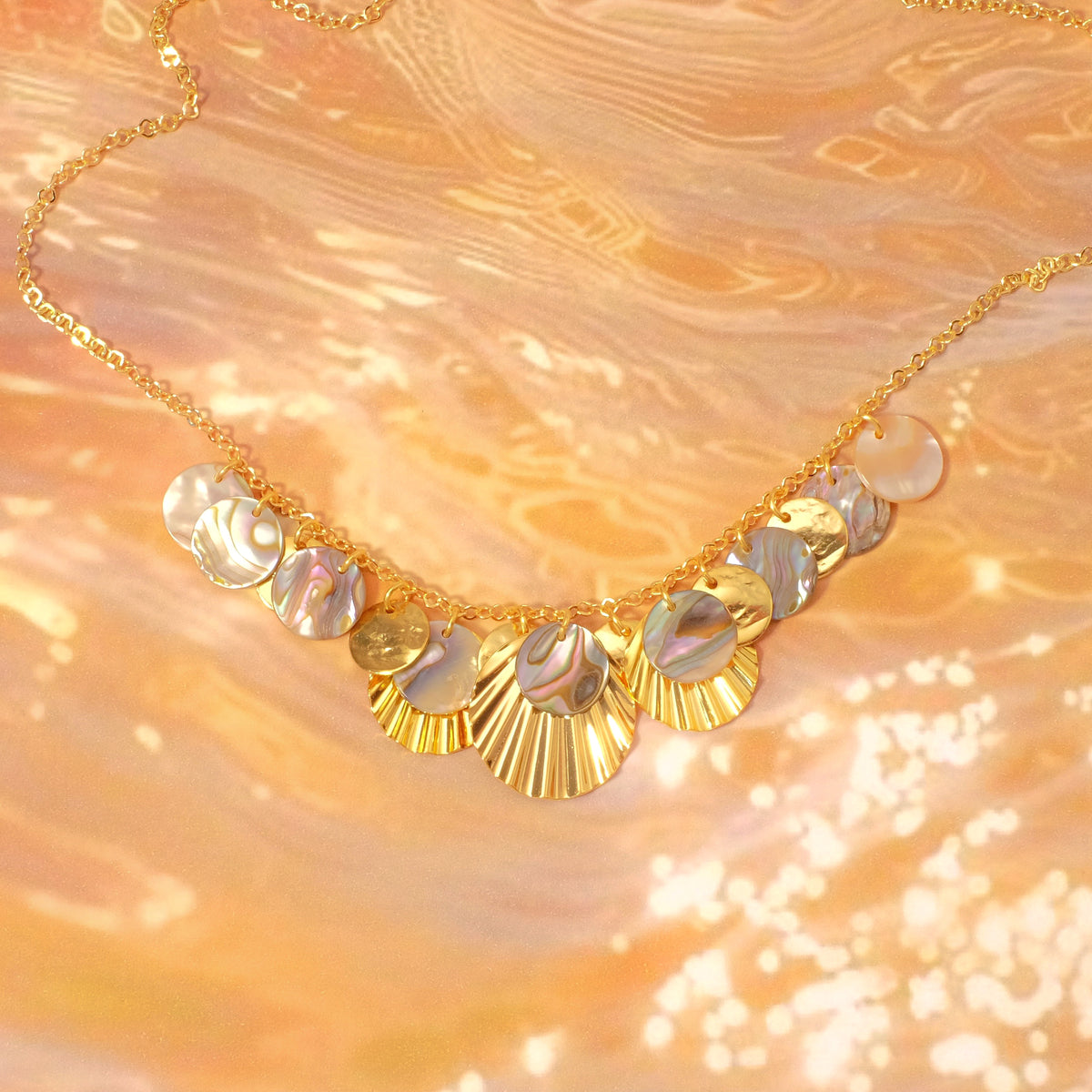 Exemple de création : Collier ras de cou nacre Paua – tuto Perles Corner