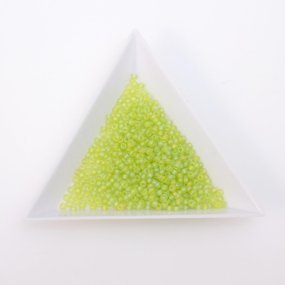 5 grammes de perles Miyuki Rocailles 11/0 Mat transparent Chartreuse AB N°143FR