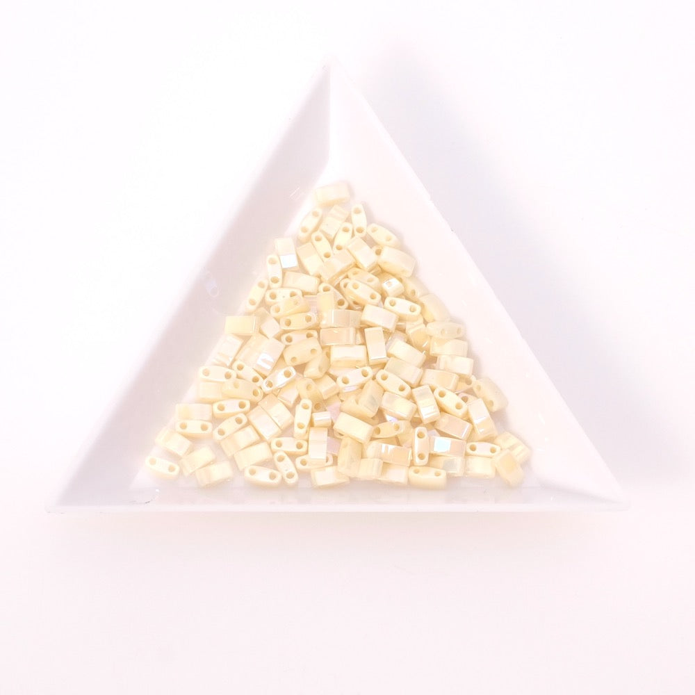 5 grammes de perles Miyuki Half Tila Beads HTL-486 Ivory Pearl Ceylon AB