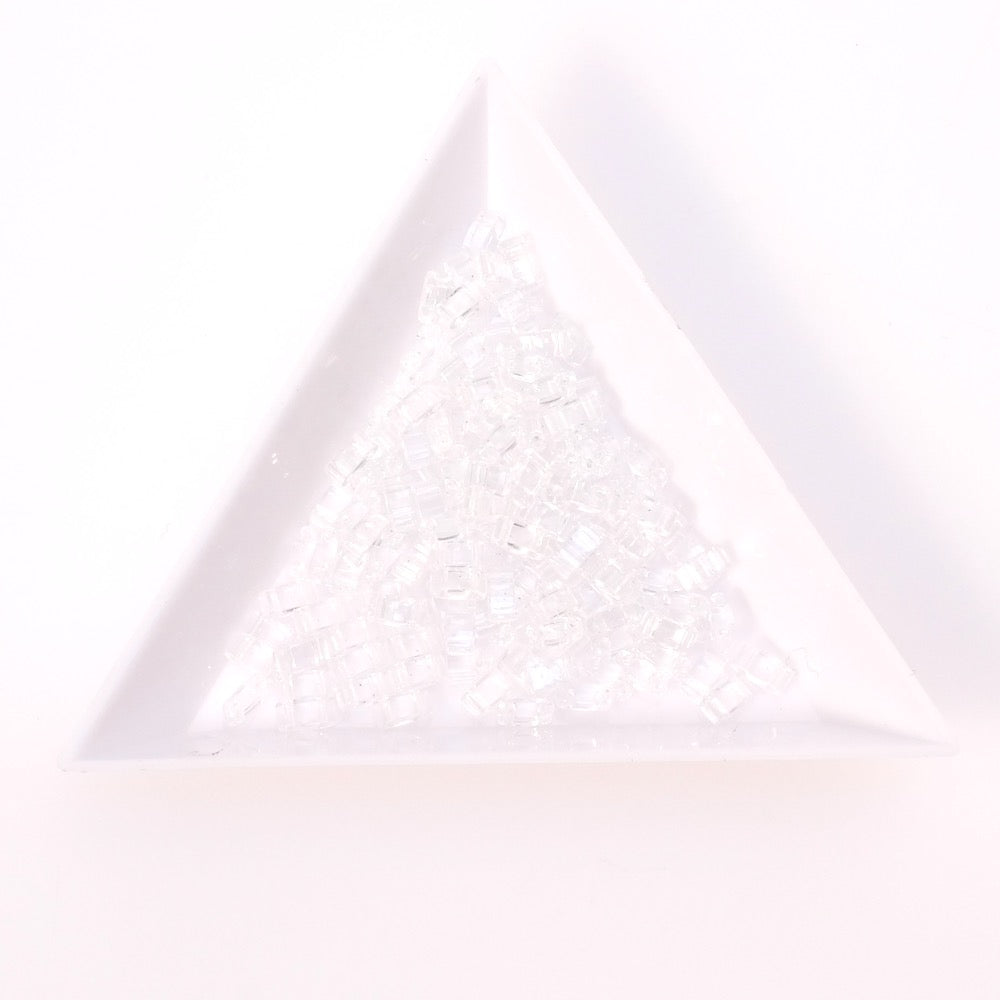 5 grammes de perles Miyuki Half Tila Beads HTL-131 Crystal transparent