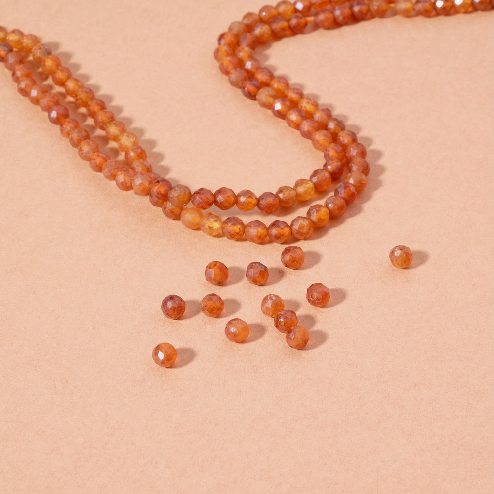 10 perles naturelles facettées 4mm en Grenat Hessonite